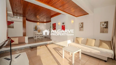 Moradia T4 para Venda em Quarteira