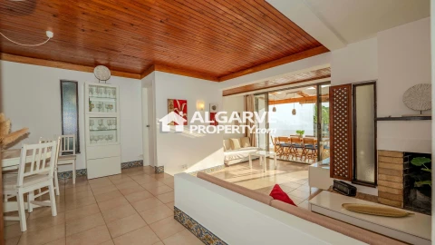 Moradia T4 para Venda em Quarteira