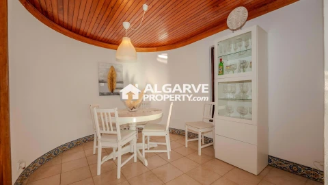 Moradia T4 para Venda em Quarteira