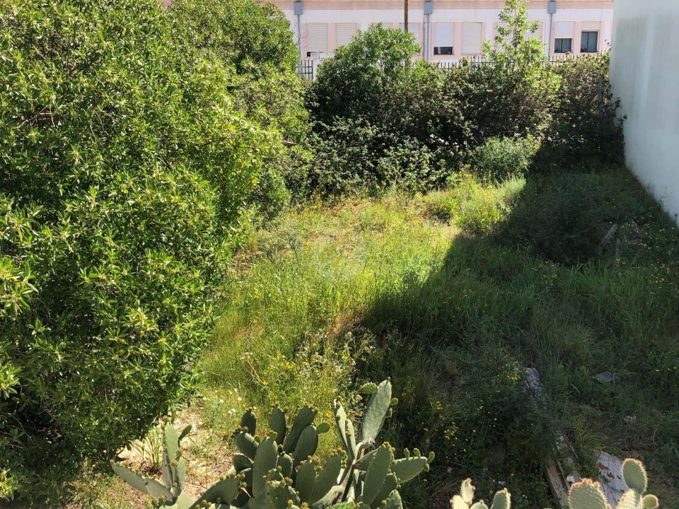 Terreno para Venda em Estômbar e Parchal Foto 1
