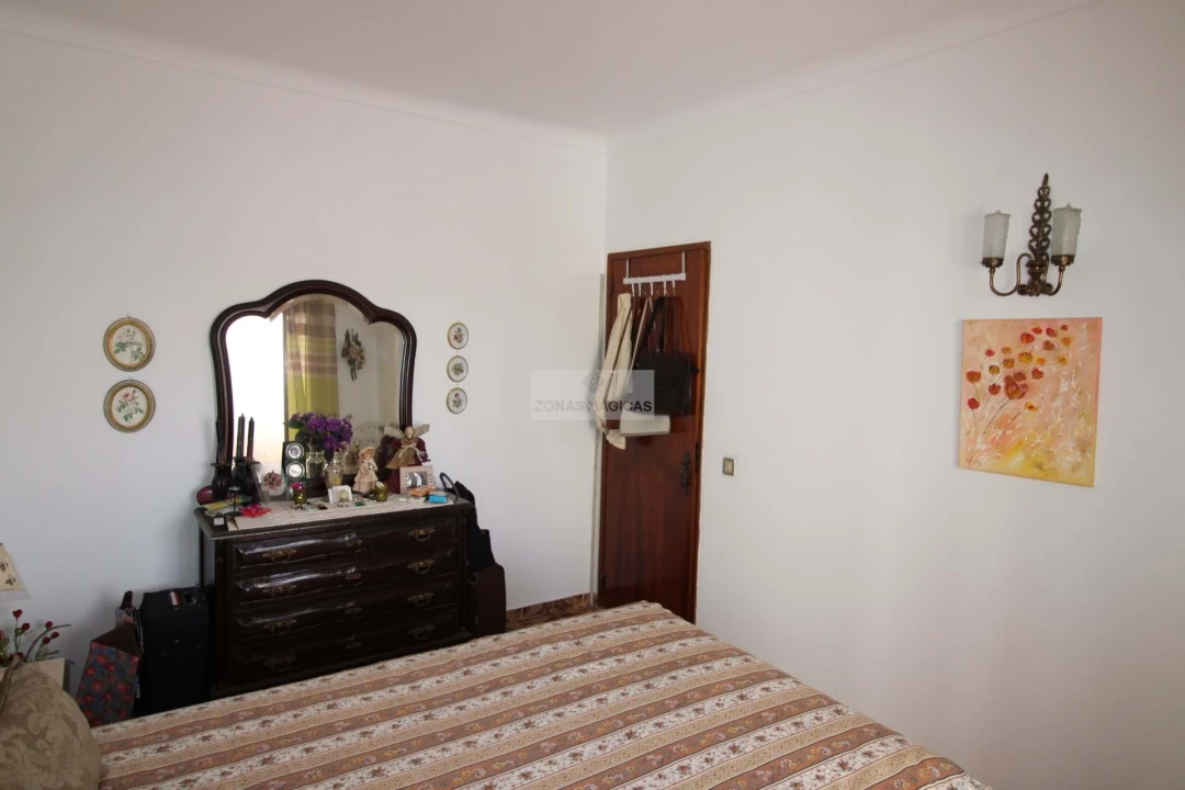 Moradia T3 para Venda em Odiaxere Foto 23