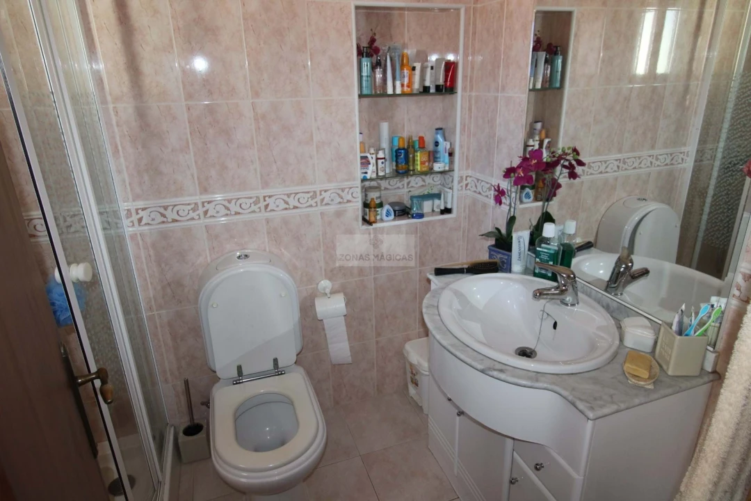 Moradia T3 para Venda em Odiaxere Foto 13