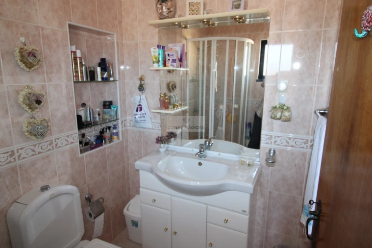 Moradia T3 para Venda em Odiaxere Foto 12