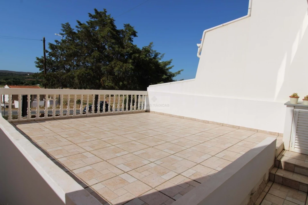 Moradia T3 para Venda em Odiaxere Foto 16