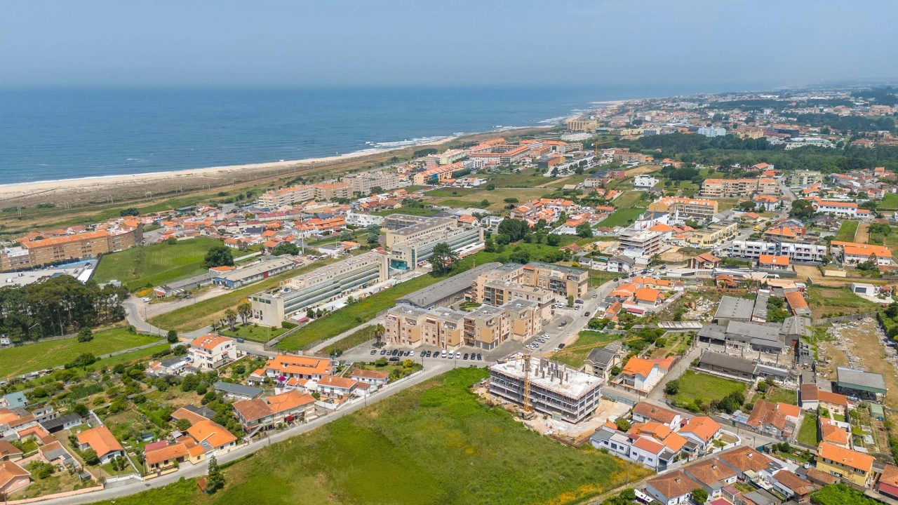 Apartamento T2 para Venda em Espinho Foto 1