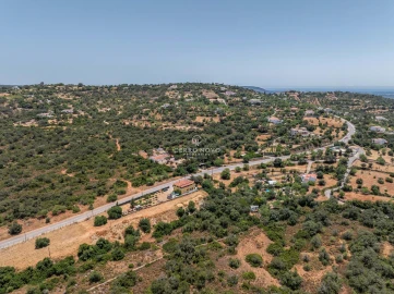 Moradia T4 para Venda em Loule (São Sebastião)