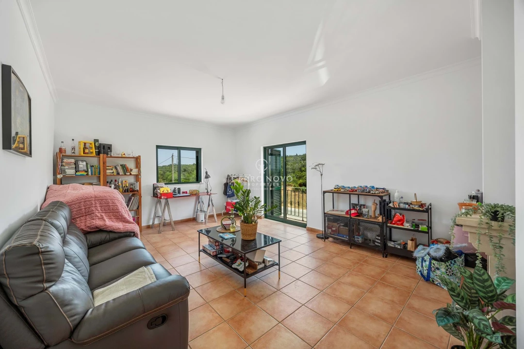 Moradia T4 para Venda em Loule (São Sebastião) Foto 3