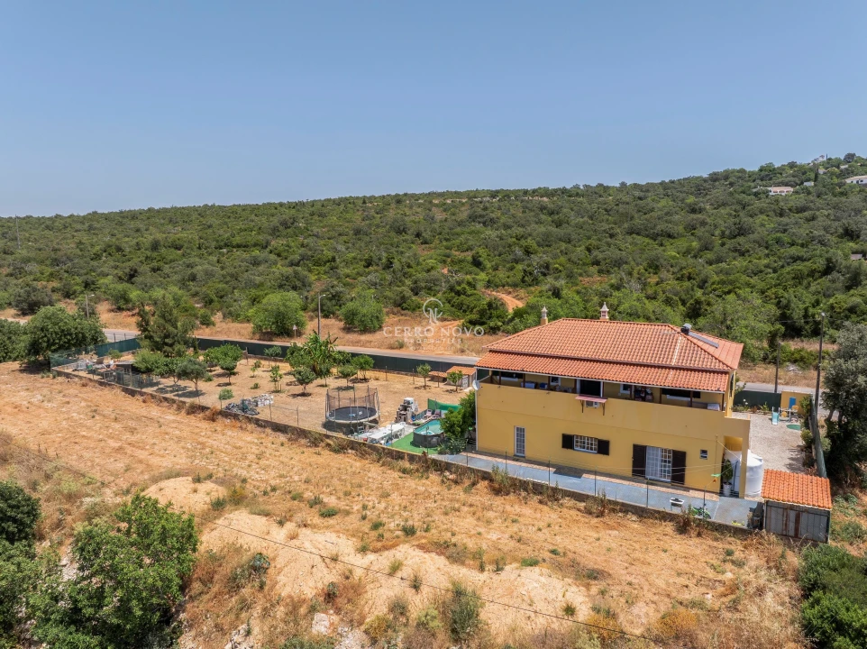 Moradia T4 para Venda em Loule (São Sebastião) Foto 23