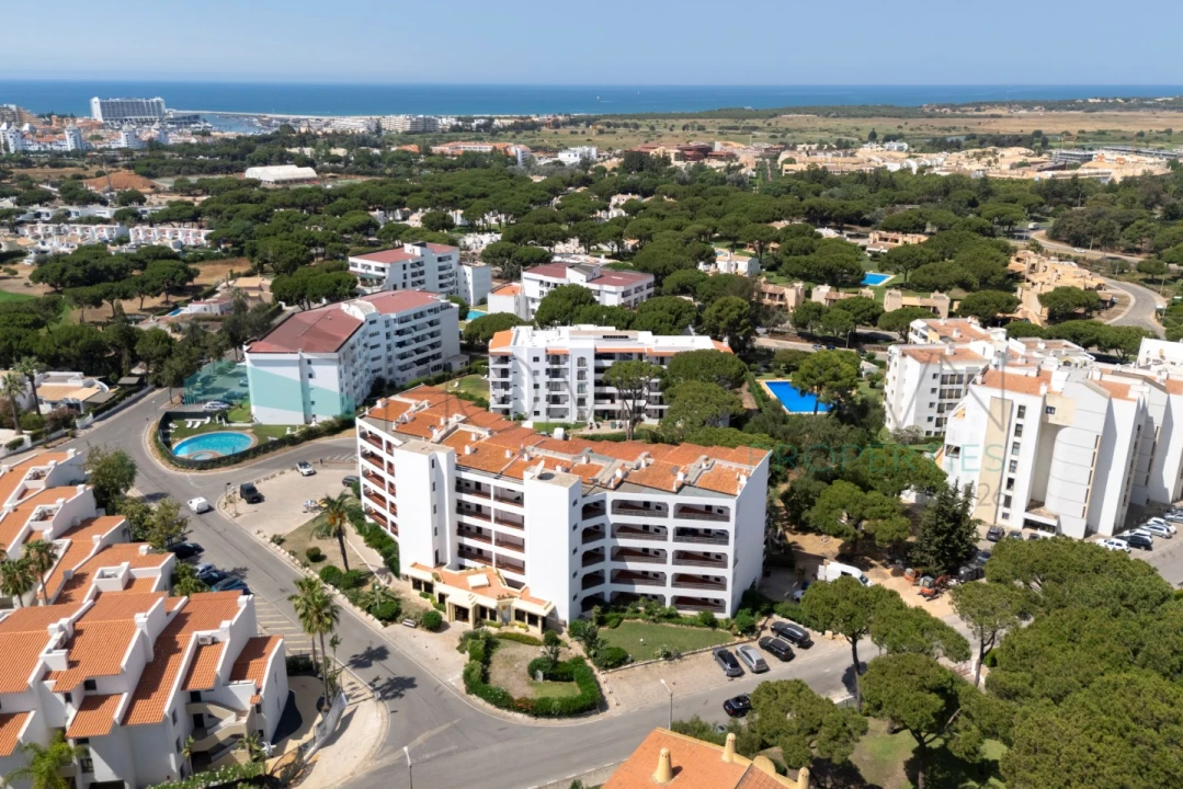 Apartamento T2 para Venda em Quarteira Foto 23