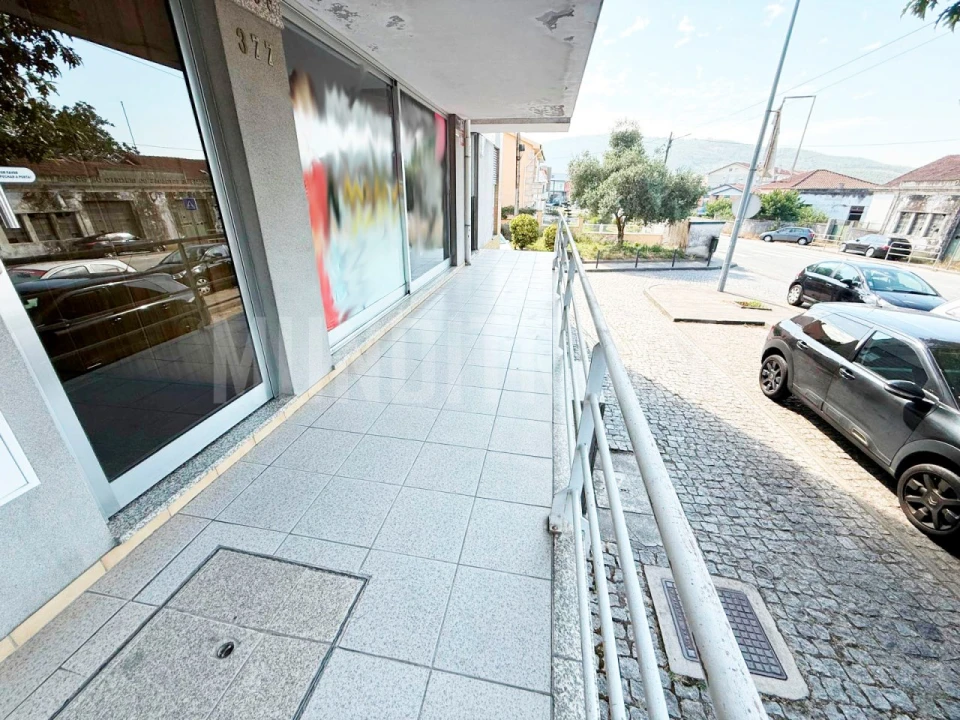 Loja para Venda em Nogueira, Fraião e Lamaçães Foto 4