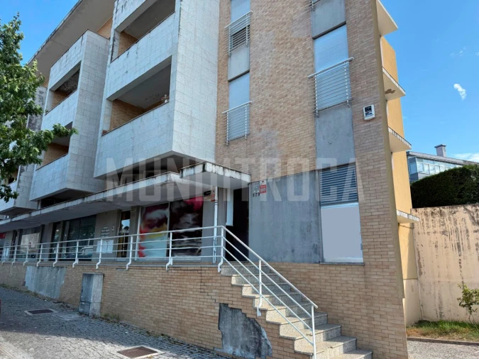 Loja para Venda em Nogueira, Fraião e Lamaçães Foto 1