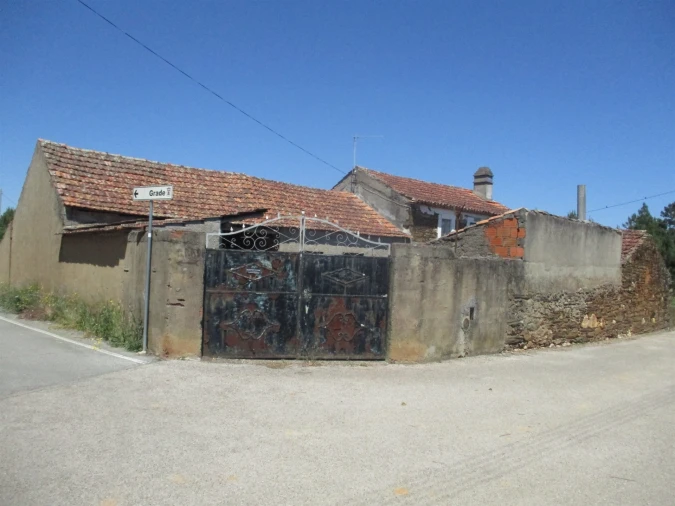 Moradia T2 para Venda em Sarzedas Foto 3