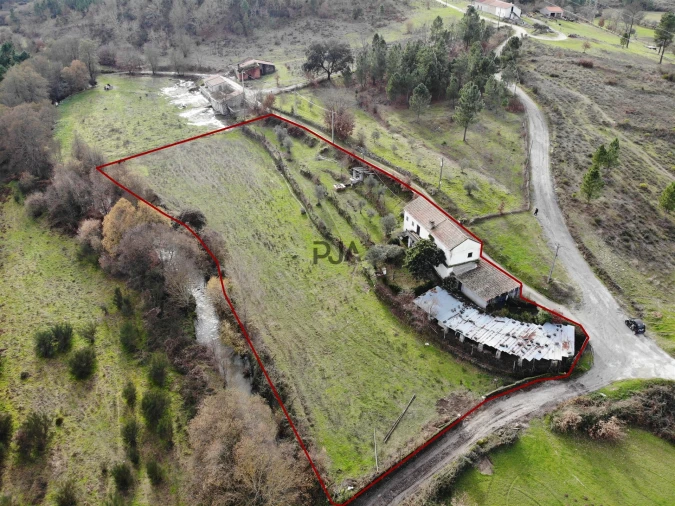 Moradia T6 para Venda em São Pedro e Santa Maria e Vila Boa do Mondego Foto 1