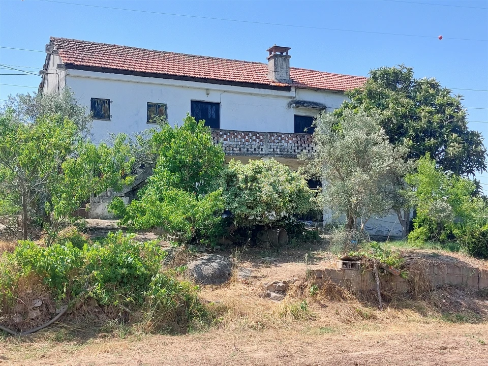 Moradia T6 para Venda em São Pedro e Santa Maria e Vila Boa do Mondego Foto 1