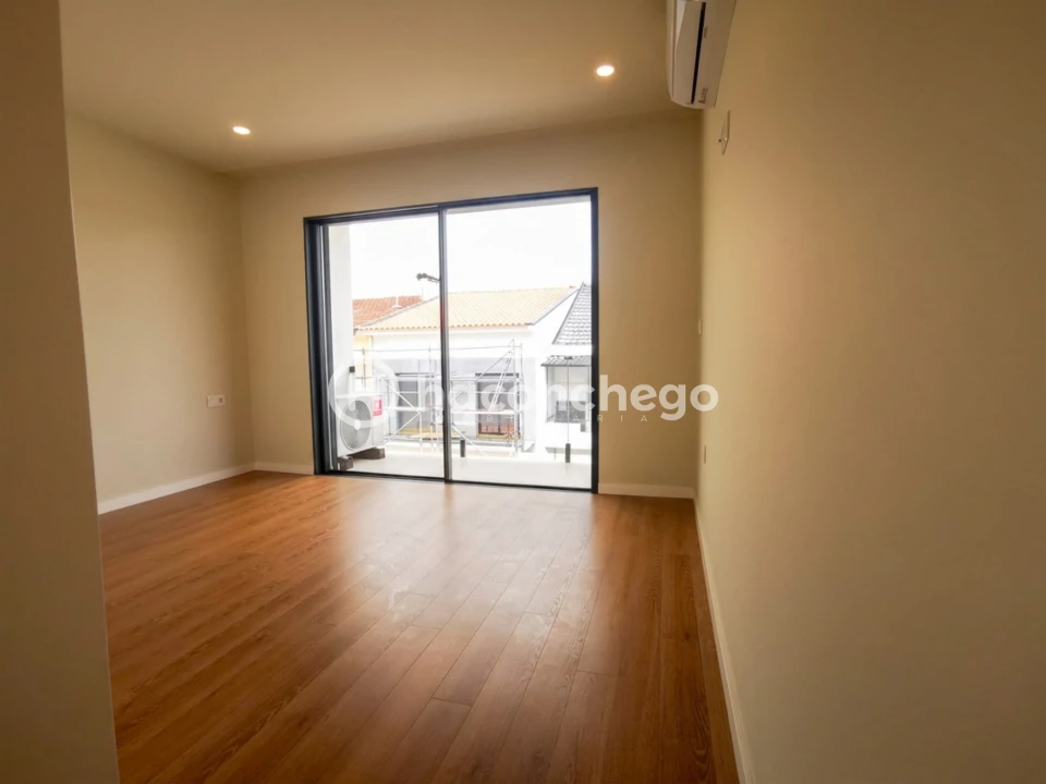 Moradia T4 para Venda em Arcozelo Foto 12