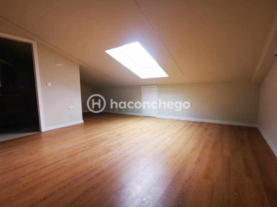 Moradia T4 para Venda em Arcozelo Foto 20
