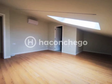 Moradia T4 para Venda em Arcozelo