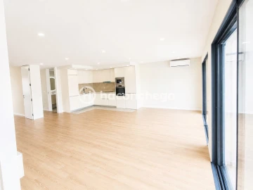 Apartamento T4 para Venda em Arcozelo