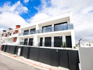 Apartamento T4 para Venda em Arcozelo