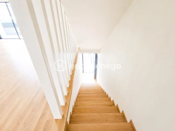 Apartamento T4 para Venda em Arcozelo