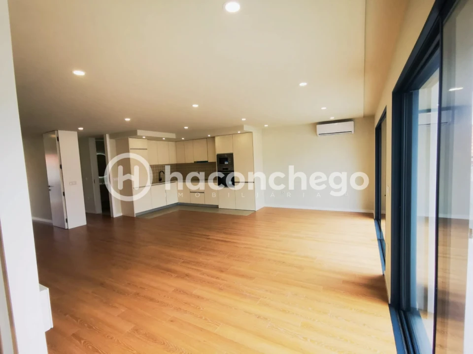Moradia T4 para Venda em Arcozelo Foto 7