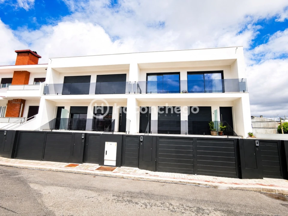 Apartamento T4 para Venda em Arcozelo Foto 1