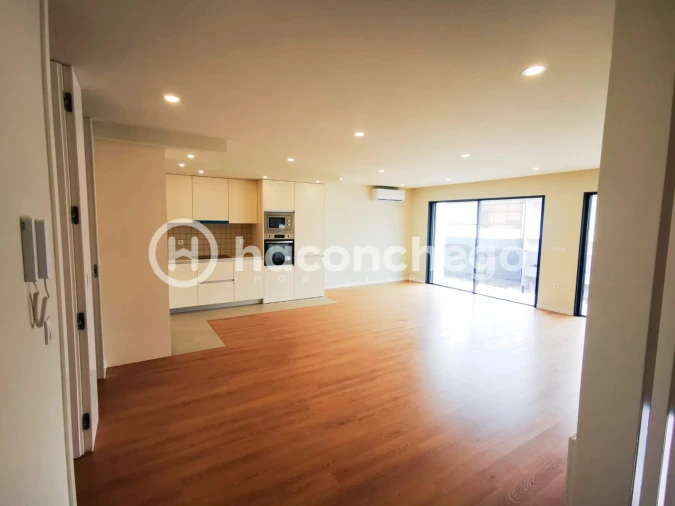 Moradia T4 para Venda em Arcozelo Foto 4