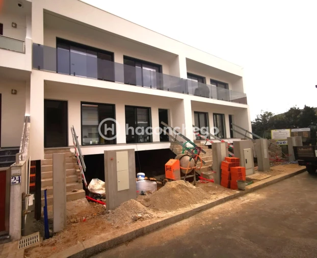 Apartamento T4 para Venda em Arcozelo Foto 3