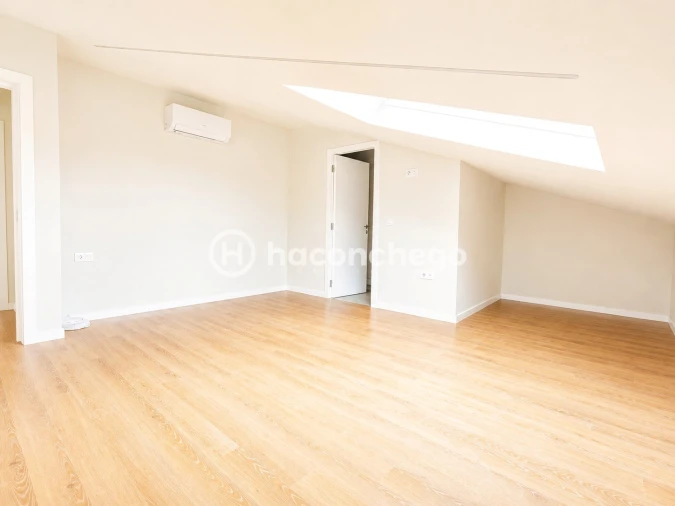 Apartamento T4 para Venda em Arcozelo Foto 19