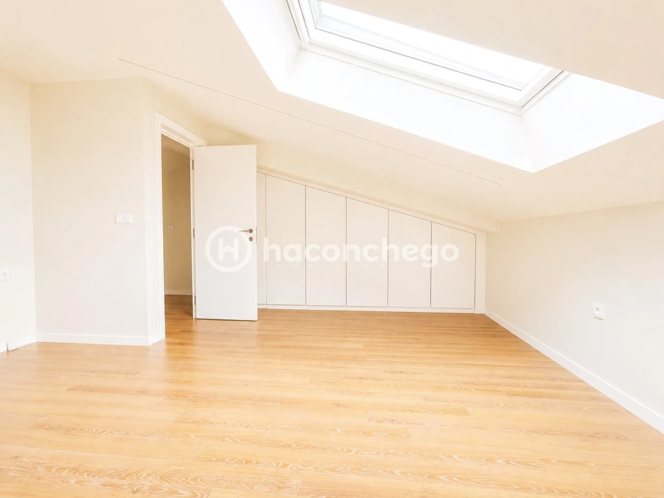 Apartamento T4 para Venda em Arcozelo Foto 17