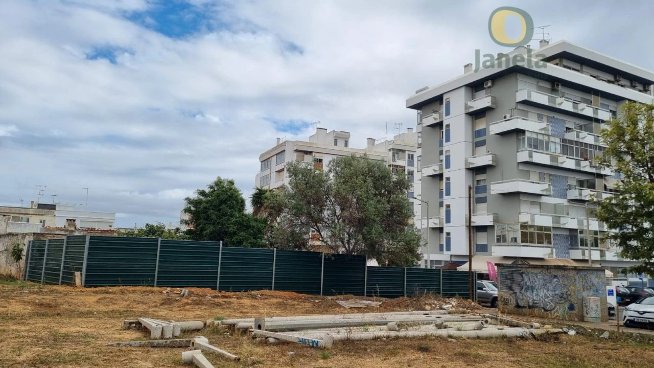 Terreno para Venda em Faro (Sé e São Pedro) Foto 2