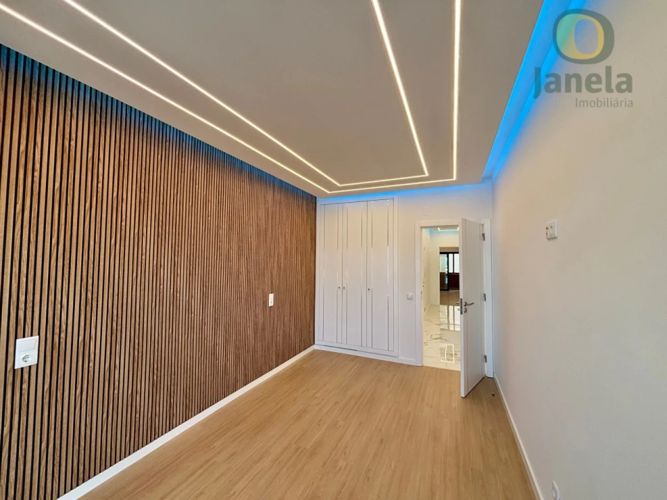 Apartamento T3 para Venda em Quarteira Foto 10