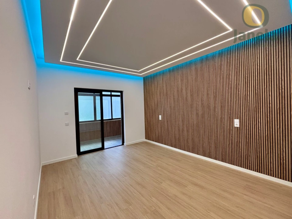 Apartamento T3 para Venda em Quarteira Foto 18