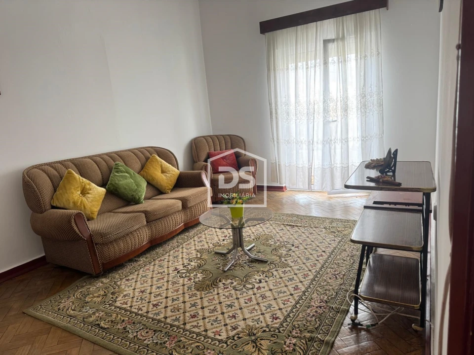 Moradia T5 para Venda em Forno Telheiro Foto 12