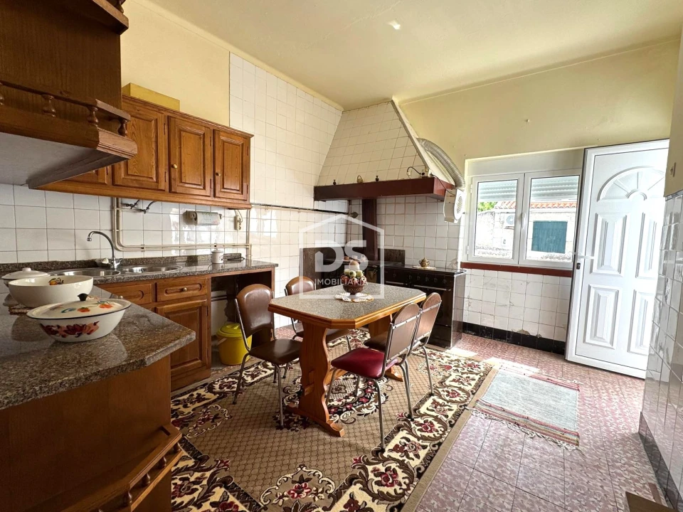 Moradia T5 para Venda em Forno Telheiro Foto 7