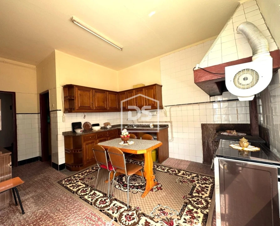 Moradia T5 para Venda em Forno Telheiro Foto 8