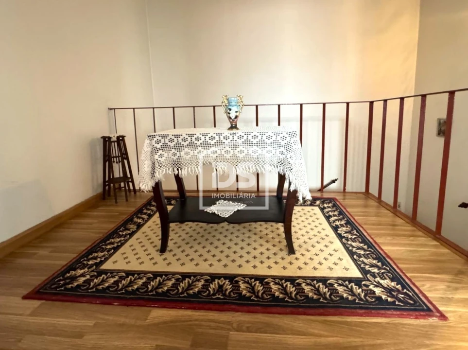 Moradia T5 para Venda em Forno Telheiro Foto 10