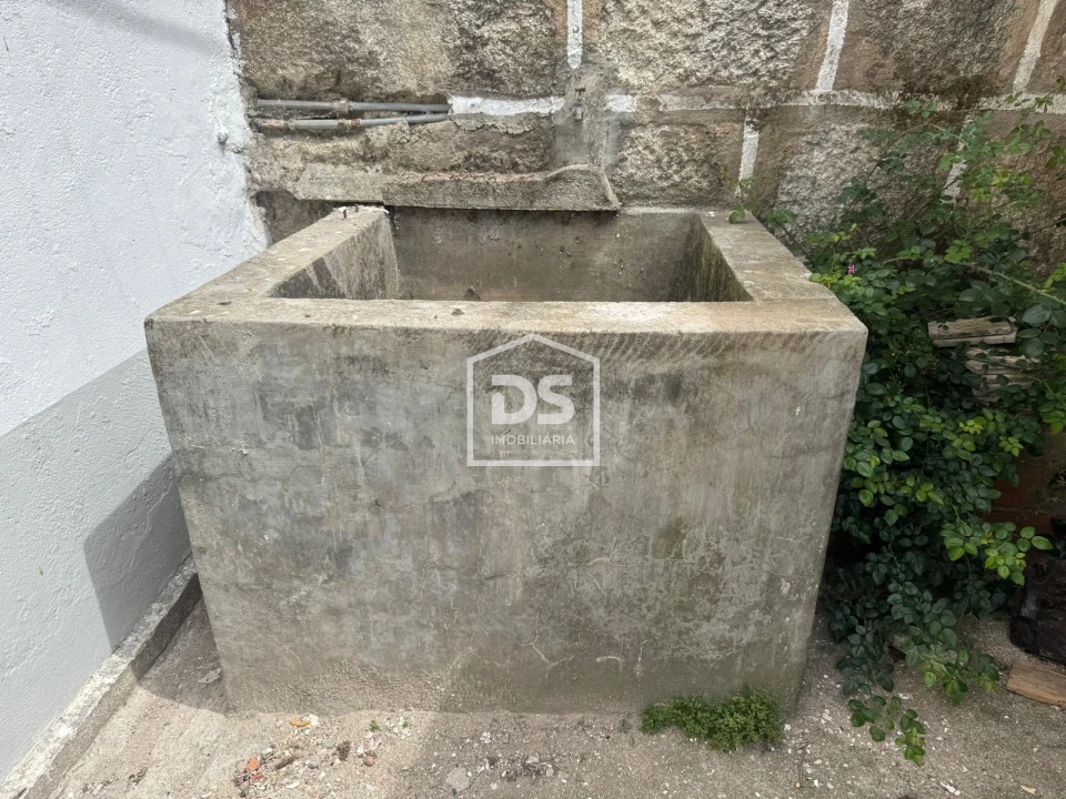 Moradia T5 para Venda em Forno Telheiro Foto 25