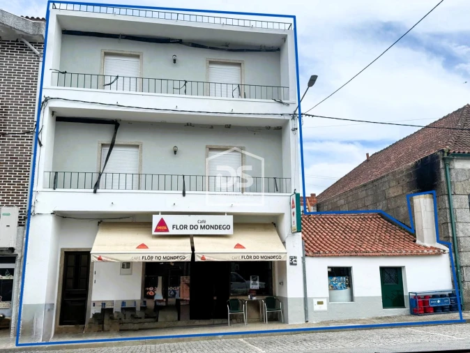 Moradia T5 para Venda em Forno Telheiro Foto 2