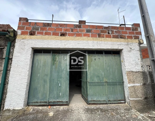 Moradia T5 para Venda em Forno Telheiro Foto 19