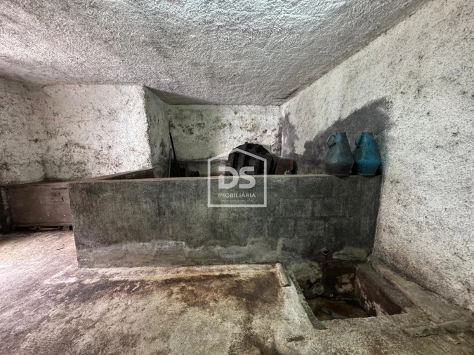 Moradia T5 para Venda em Forno Telheiro Foto 20