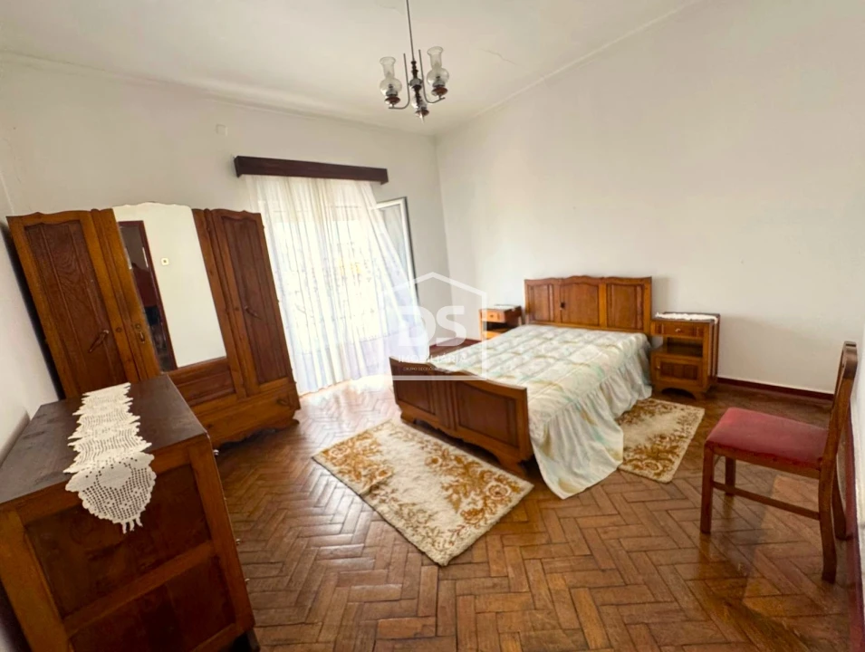 Moradia T5 para Venda em Forno Telheiro Foto 5