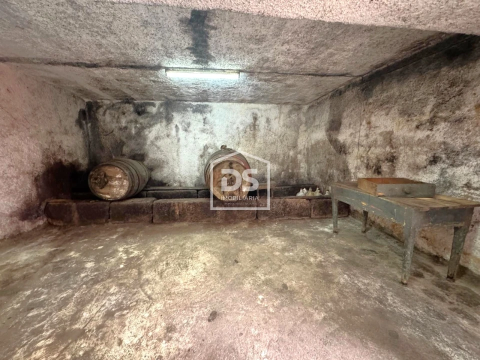 Moradia T5 para Venda em Forno Telheiro Foto 21