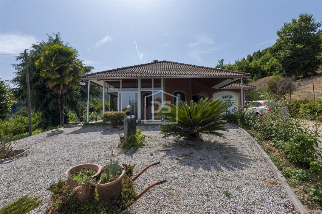 Moradia T3 para Venda em Santiago de Besteiros Foto 1