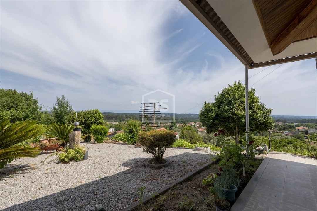 Moradia T3 para Venda em Santiago de Besteiros Foto 8