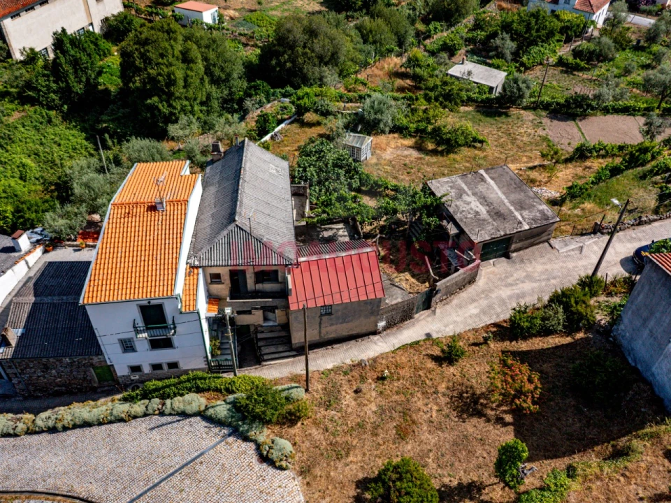 Moradia T3 para Venda em Melo e Nabais Foto 1