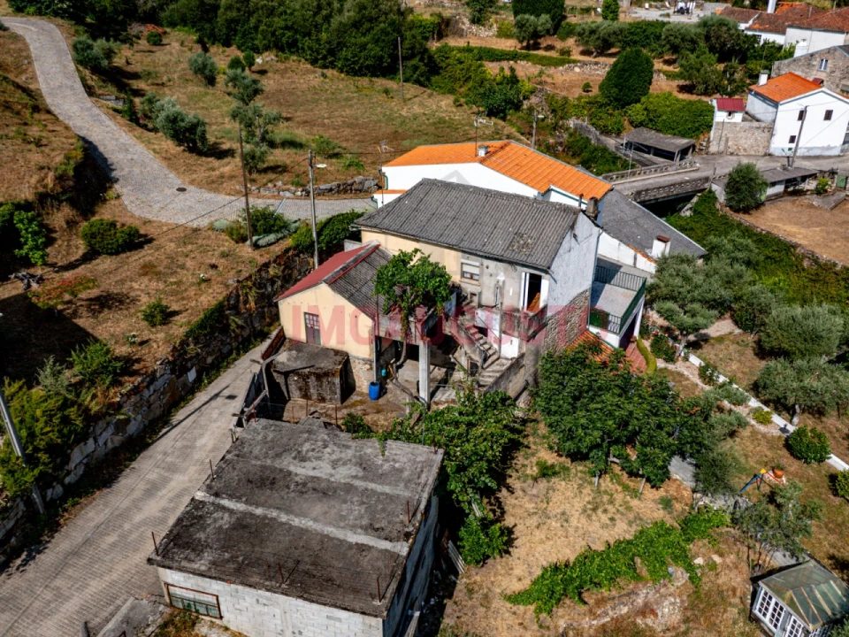 Moradia T3 para Venda em Melo e Nabais Foto 3