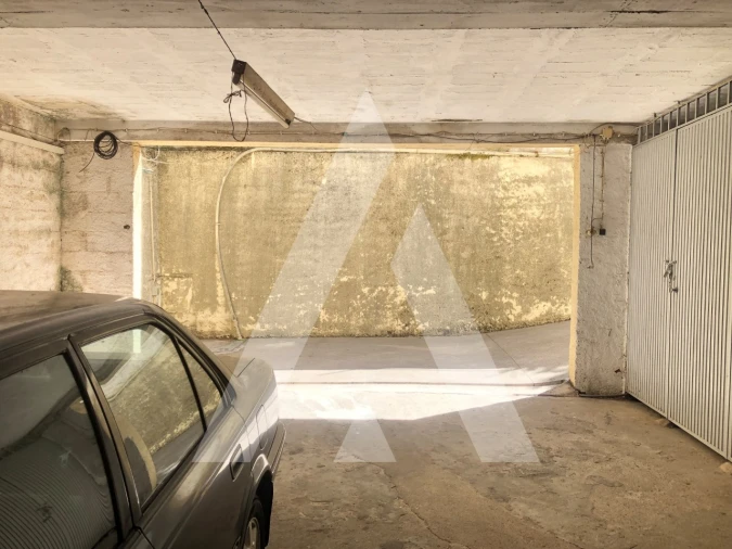 Garagem para Arrendamento em Santo Antonio dos Olivais Foto 5