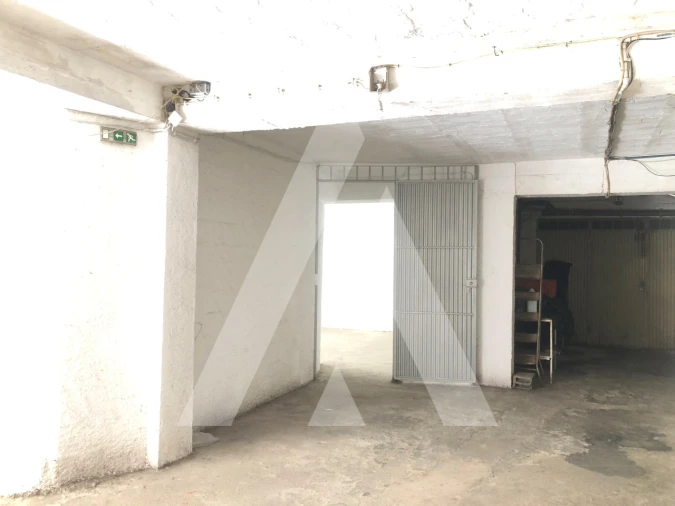 Garagem para Arrendamento em Santo Antonio dos Olivais Foto 8