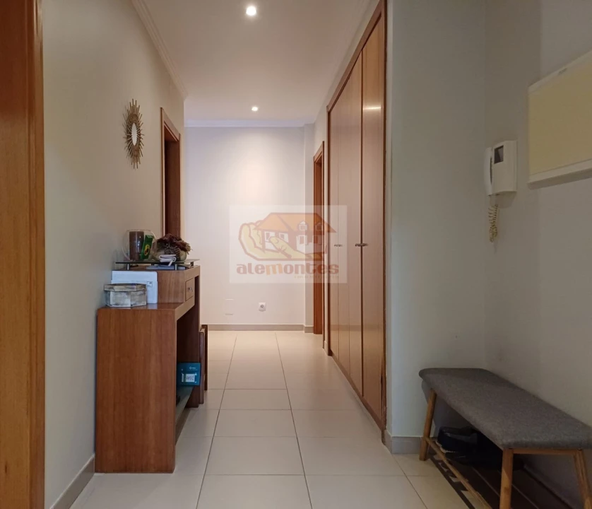 Apartamento T3 para Venda em Grândola e Santa Margarida da Serra Foto 1